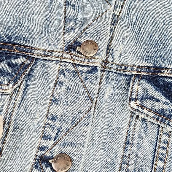 Free People Denim Jacket Women‎ M/L Distressed Light Wash Jean Coat - Picture 5 of 15